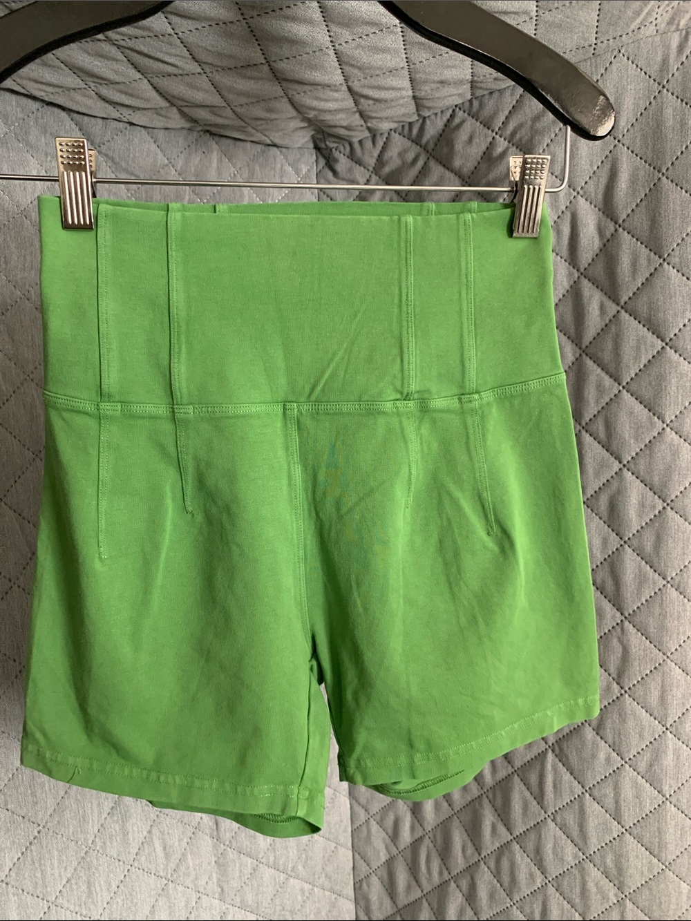 #526 aerie Bright Green High-Waist Stretch Shorts